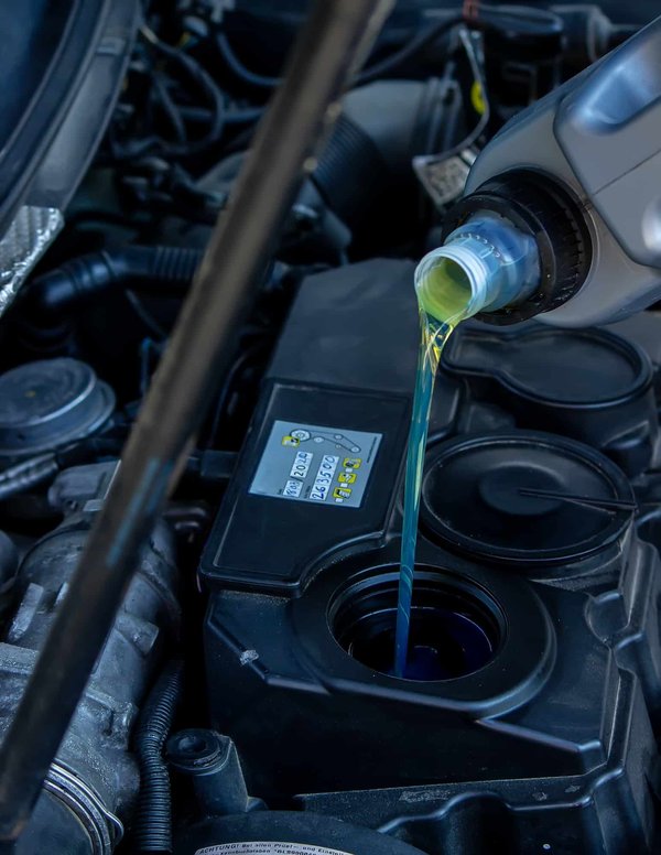 Comment est composée l'huile à moteur ?