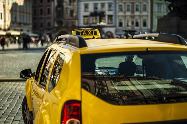 Est-il nécessaire de faire appel au taxi à Bordeaux pour ses activités?