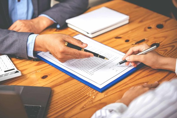 Focus sur la clause de non-concurrence dans un contrat de prestation de service