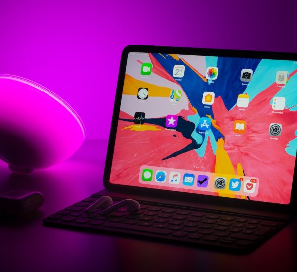 black laptop computer
